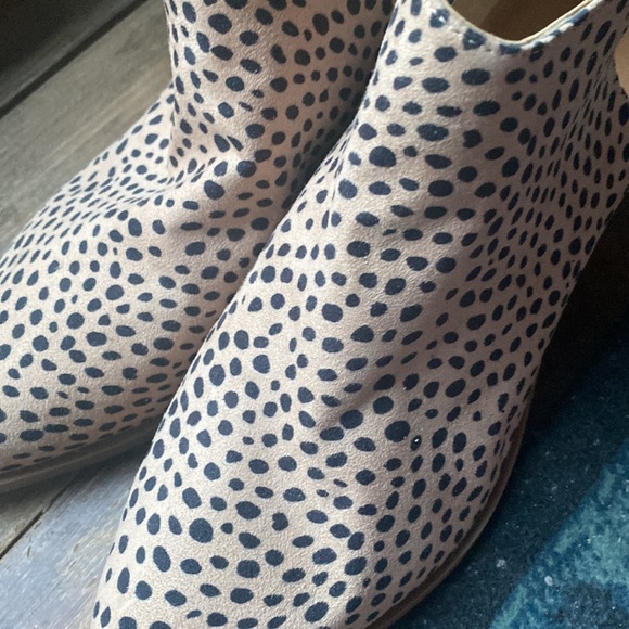 *FINAL SALE* Cheetah print low heeled boots - Picture 2 of 4